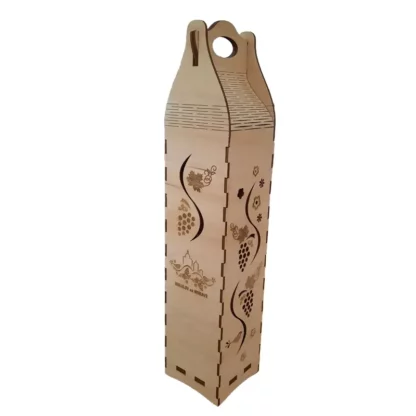 Dřevěný dárkový obal na láhev s moravským motivem